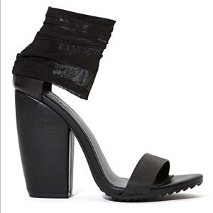 UNIF Pyre Heel | size 7